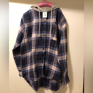 NWT medium women’s hooded blue plaid flannel shirt